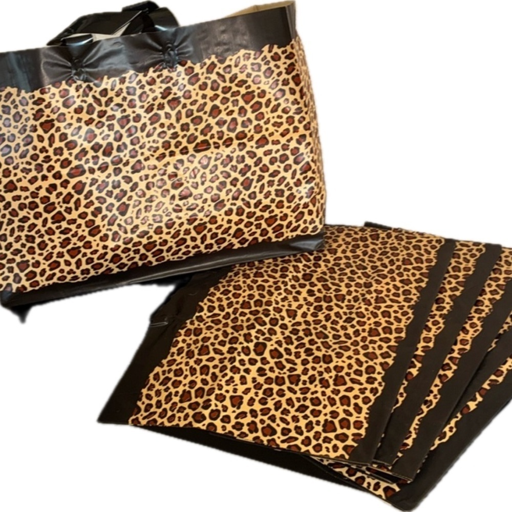LEOPARD SHOPPING BAGS 6 leopard print, double handle, reusable, unbranded. NWOT